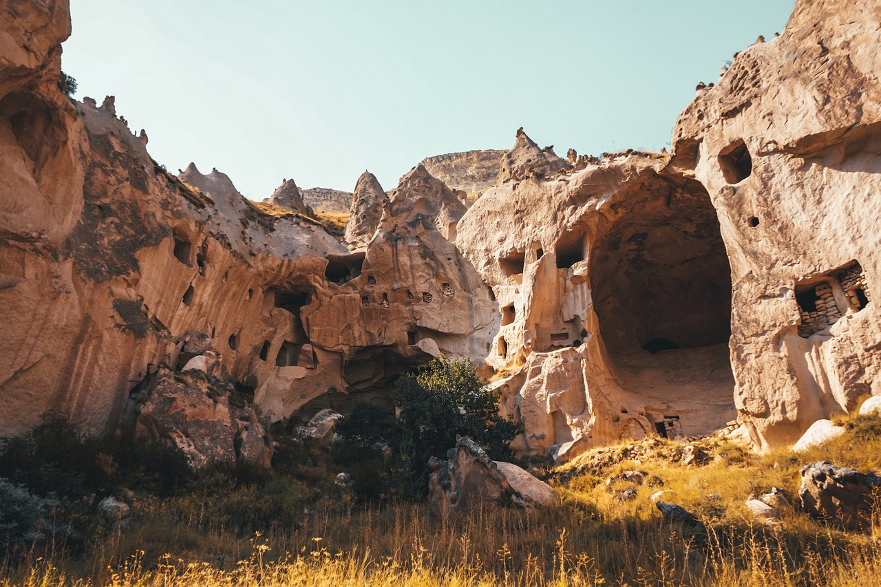 Exploring the Enchanting Red and Rose Valleys: A Kaleidoscope of Colors in Cappadocia